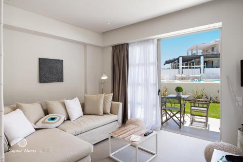 발코니/테라스, 크리스탈 워터스 (Crystal Waters) in 라프카다