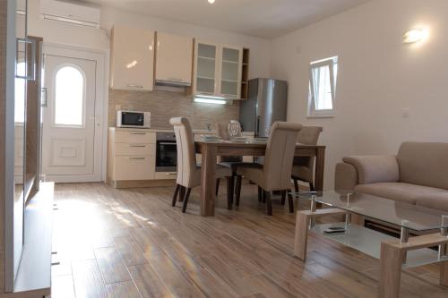  Apartman Kuzmanic, Pension in Kaštela