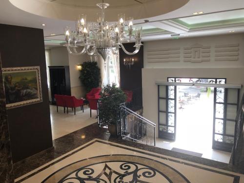 Hotel Central Park - image 2