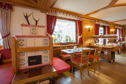 Restaurant, Hotel Vallee Blanche Courmayeur in Courmayeur
