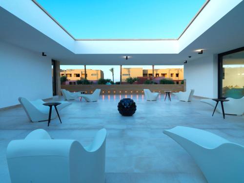 145472863 Verdura Resort