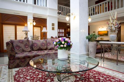 Lobby, Atyrau Dastan Hotel in Atyrau