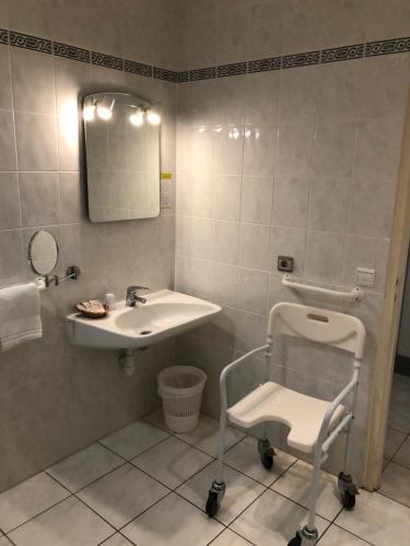 Yatt Hotel - image 8