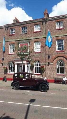 The Londesborough Arms bar with en-suite rooms