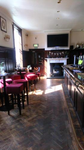 The Londesborough Arms bar with en-suite rooms