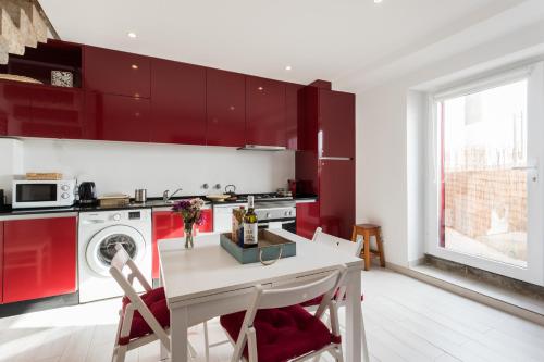  Feels Like Home Beach House Forte da Cruz in Estoril