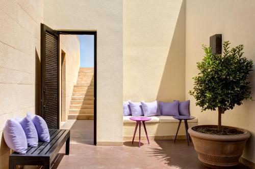 145481946 Verdura Resort