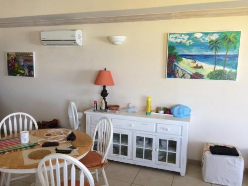 Kjøkken, Carib Edge, AC beach penthouse in Speightstown