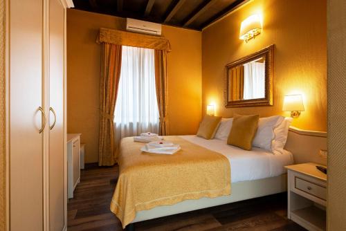 Canova Rooms in Spanish Steps - main image
