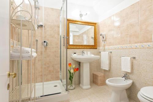 Canova Rooms in Spanish Steps - image 3