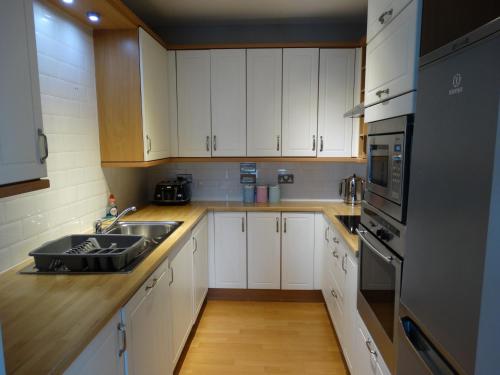 The Cardiff Apartment - image 7
