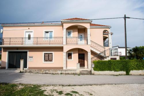 Ieeja, Apartman Kuzmanic in Kastela