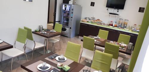 Mia Suites - image 3