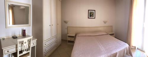 Residence Meeting - image 12