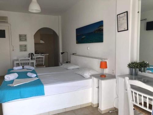 Marina's Studios Serifos