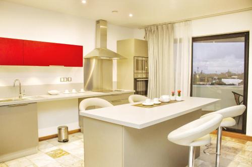 кухня, The Streamliner Hotel Apartment in Таомасина