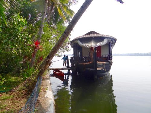 Ashtamudi Villas