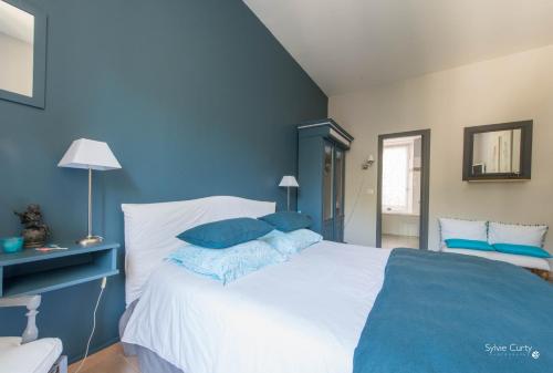 Entre Hotes - image 9