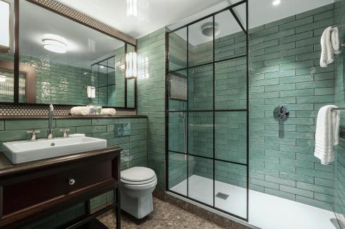 Twin Room image 6