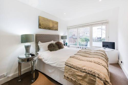 Luxurious 1 Bed Flat Off Ladbroke Grove Nr Tube, Notting Hill, London