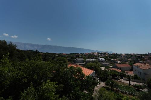  New big apartment for 6+1 persons with terrace and sea view in Sumartin