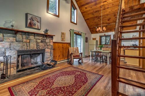 Magnolia Streamside Resort in Canadensis