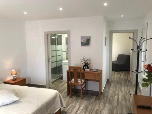 Maison Tobias – Bussy St. Georges, TX
