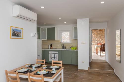Eco Apartments Kate 5