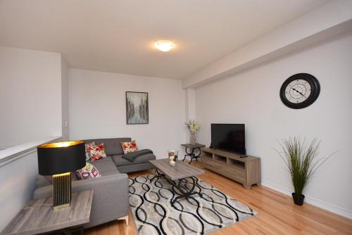 . Royal Stays - Townhome Collection in Oakville ON