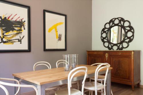 Superior Three-Bedroom Apartment image 6