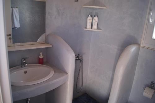 Four-Bedroom House image 2
