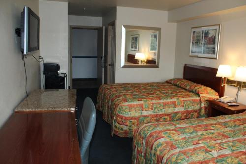 Travel Inn Motel - image 8