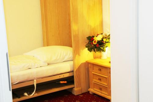 2 twin beds