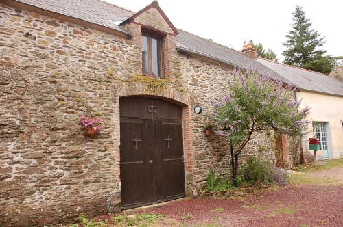 The Breton Apartment at Chateau Le Mur in Maure-de-Bretagne