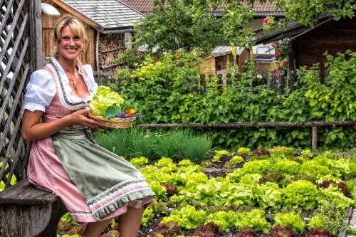 La Ücia by Fana Ladina