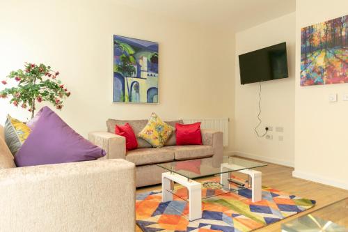 Modern & Exquisite Trumpington Townhouse with Parking & 5 mins to Papworth hospital, Кембридж (фото 5)