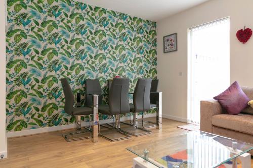 Addenbrookes Townhouse with Free Parking - 5 mins walk to Trumpington & Papworth Hospitals & Sleeps 6 - image 9