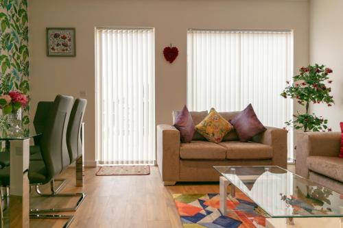 Modern & Exquisite Trumpington Townhouse with Parking & 5 mins to Papworth hospital, Кембридж (фото 7)