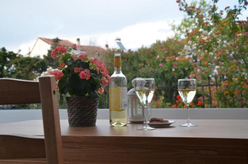  Spacious 2 bedroom maisonette next to Monolithi beach in Preveza