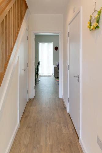 Oprema, Contemporary & Exquisite Trumpington Townhouse with Parking & 5 mins to Addenbrookes & Papworth hosp in Trumpington