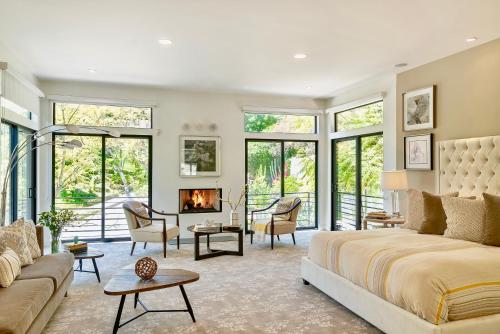 Casa Royal Beverly Hills - image 2