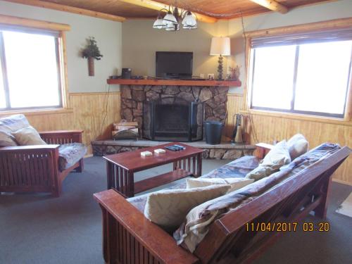 Moonridge Ski Pad - image 9