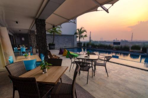 Swimming pool, The Square Surabaya Hotel near Suroboyo Carnival Park