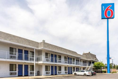 Motel 6 Fresno - Belmont Ave