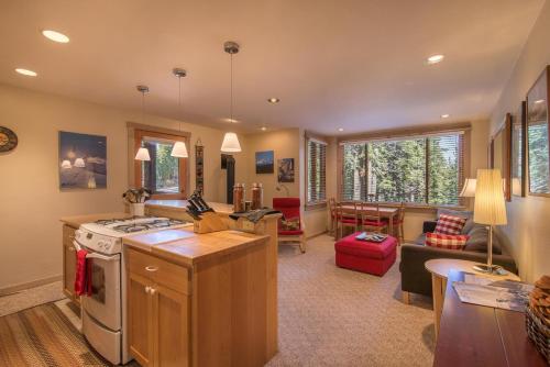 Hodges by Tahoe Truckee Vacation Properties - image 6