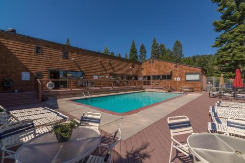 Levine by Tahoe Truckee Vacation Properties - image 2