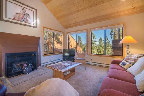 Levine by Tahoe Truckee Vacation Properties - image 3
