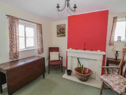 1 Westcroft Cottage Stonehouse - image 3
