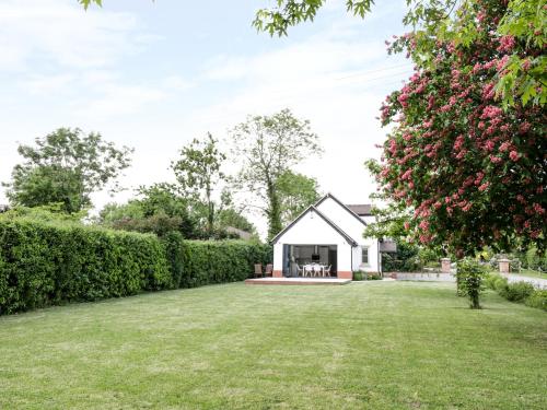 Appletree Cottage - image 6