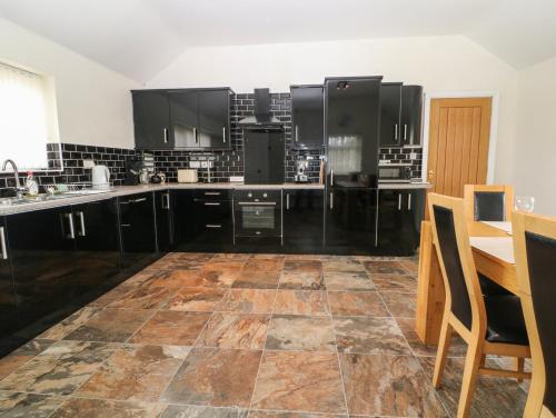 Felin Manaw Holyhead - image 10